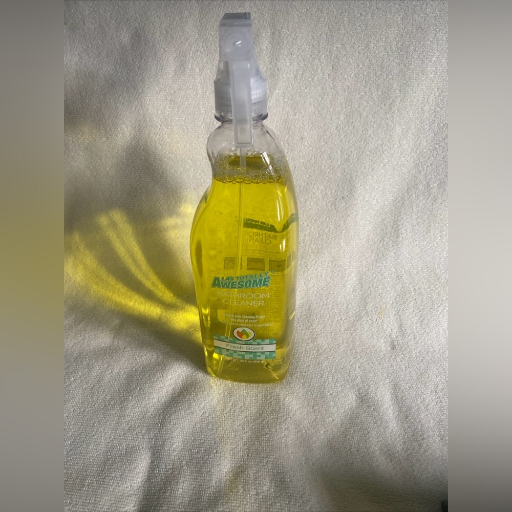 All-Purpose Bathroom Cleaner Spray — Yellow, Fresh Scent